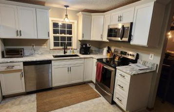 Chandler Hill Base Camp - Enjoy A Nature Getaway in this Rustic Home in the Mountains, 10 minutes from Sunday River Ski Mountain! home - Foto 7