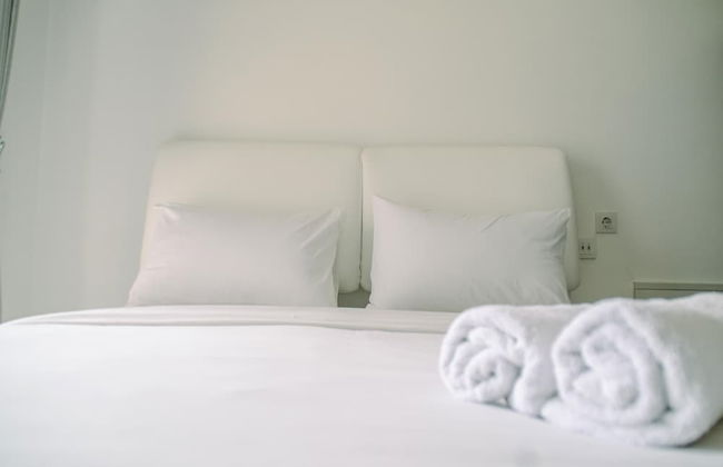 Comfortable Studio With Pool View At Sky House Bsd Apartment - Foto 4