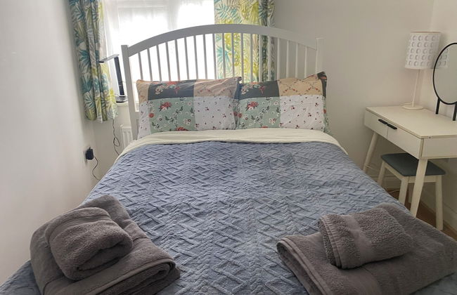 Slough - Sleeps 3 - Petfriendly - Riverside - Bay - Foto 2