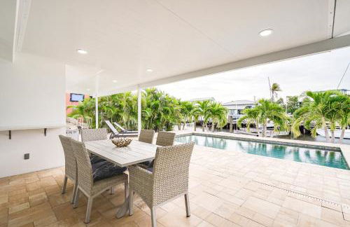 Updated St James City Home on Canal with Pool and Dock - Foto 23