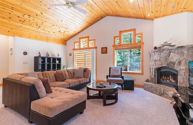 Cedar Chateau w/ Game Room & HOA Access! - Foto 11