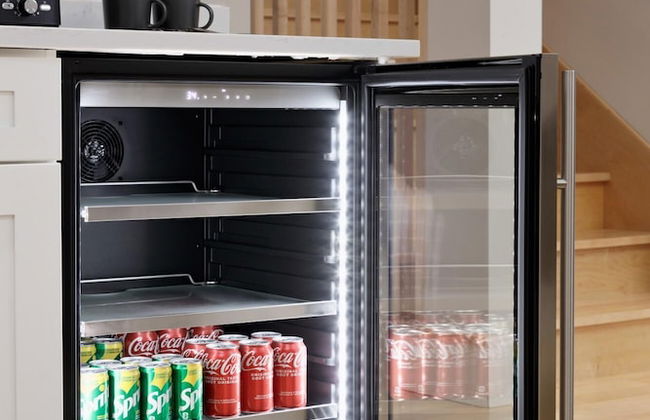 Stunning 3 Bedroom Secondary Suite N Van - Photo 6