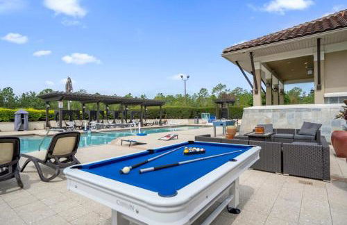 Cozy & Elegant 4BR Enchanted Townhouse - 1 Mile to Disney with Resort Pool, Gym, & Jacuzzi - Photo 66