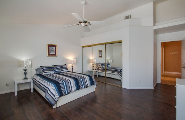 Beautiful Spacious House very Nice area - Photo 3