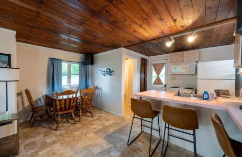 Waterfront Cottage at Highland Lake with Dock - Foto 35