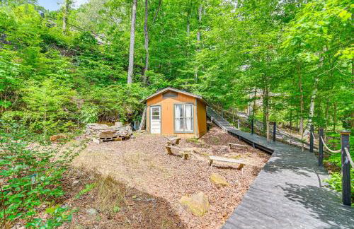 Upscale Getaway on Smith Lake with Boat Dock - Foto 33