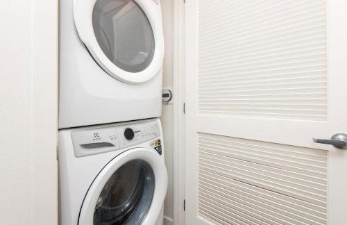 Snazzy 3BR Apt Hollywood with Pool & Spa - Foto 30