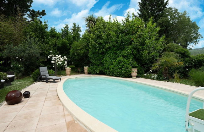 Majestic Holiday Home in Laroque With hot tub - Foto 21