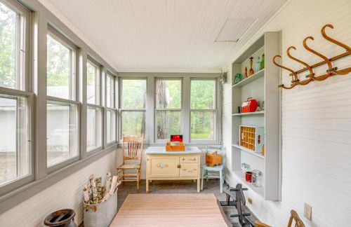 Charming Long Lake Home with Dock on 2 Acres! - Foto 27