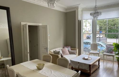 Stylish 3-bedroom flat in Kensington - Foto 7