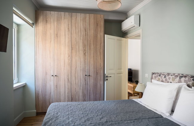 Petite Town Hall Apartment by Konnect, Old Corfu Town - Photo 3