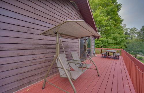 Hermantown Home with Decks, Grill and Hot Tub! - Foto 30