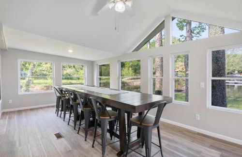 New! 2 Homes-Firepit, Hot Tub, Huge Yard and Dock - Foto 11