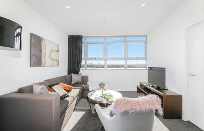 2 Bedroom Modern Apartment in Chatswood - Photo 7
