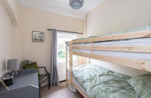 Quaint 3 bed Cottage in central Dorking with parking - Foto 11