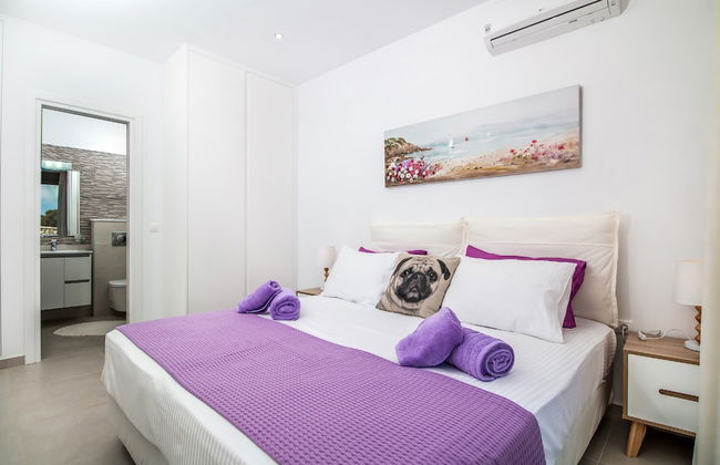 Francis & Gregorys Luxury Villas - Photo 9