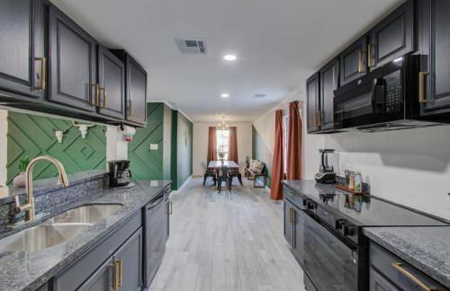 5-BD 2-BA Tranquil Retreat ft Jacuzzi & Playground - Foto 13