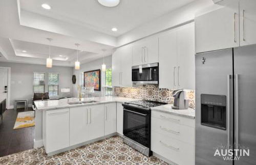 Walk to UT and E 6th in ATX House and Free Swim Club by Austin Vacay - Foto 10