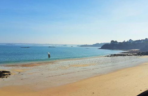 5 Bedroom Beautiful Home In Taulé - Foto 9