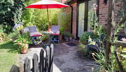 Rosehips at Kerensa, Naburn - Foto 2, Garden