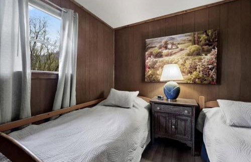 Serene Riverfront Cabin Haven near South Branch Potomac River in West Virginia - Foto 24