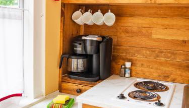 Cottage 7 - Stand Alone Queen Bed Child Loft w Twin Private Bath Kitchenette Pets Allowed Fee applies - Foto 3