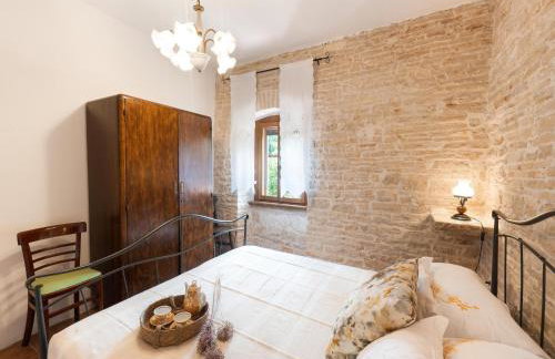 Charming Villa with Private Garden & BBQ - Foto 28