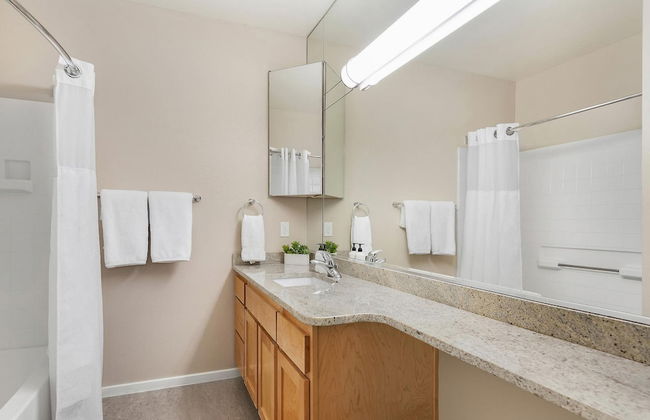 Bellevue Spacious 2BD 2BA Apartment - Foto 16