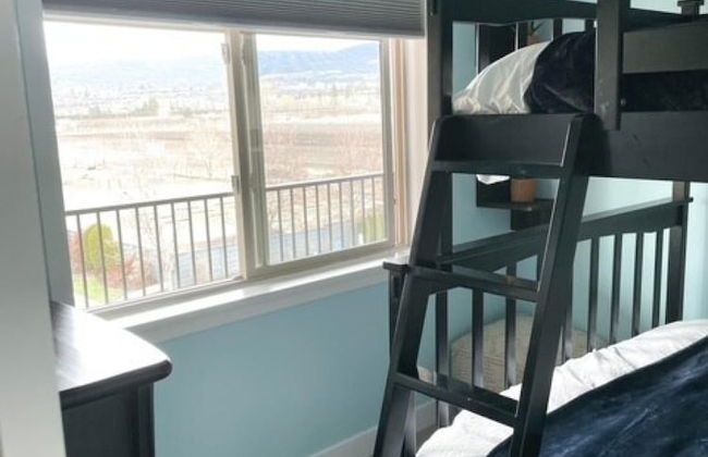 Beachfront Lakeview Condo at Barona - Photo 19