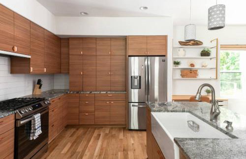 Peaceful & Spacious Modern Home - Lake Views! - Foto 5