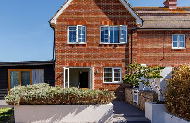 Newly Refurbished Seaside Escape - 5 Mins to Beach - Foto 1