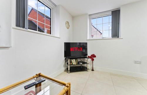 Bloom Court -Sleeps 6-Free Parking with Workspace & High-Speed WiFi - Foto 10