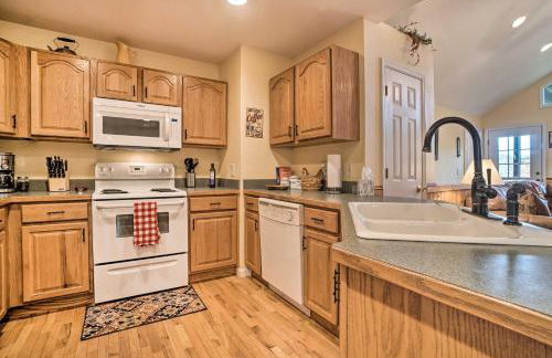 Hiawassee Cabin with Mtn Views Less Than 1 Mi to Lake! - Foto 8