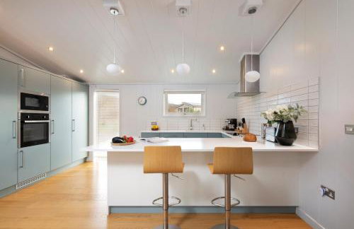 Charterhouse, Strawberryfield Park - Photo 10