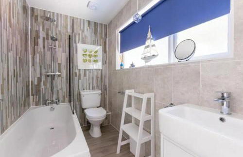 2 Bedrooms overlooking Little Petherick Creek - Foto 34