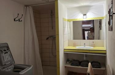 Cabanon provençal en pierre entouré de lavandes - Foto 3