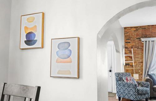 Stylish Home in Historic District Near Riverwalk - Foto 24