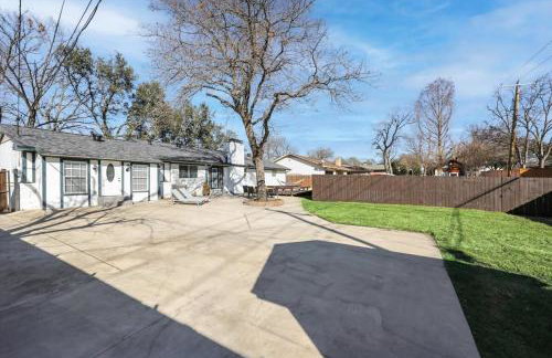 Stunning Dallas Home w Beautiful Yard Big Groups - Foto 36