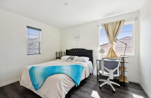 Entire Private Home with 5 Bedrooms 3 Bathrooms, 3000 sqft, Gated Yard, Garage, Nice View, Available Now - Foto 15