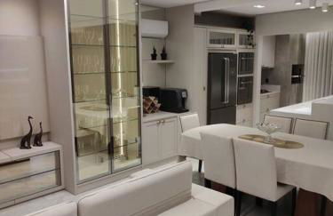 Sobrado com piscina, banheira e garagem coberta. - Foto 26