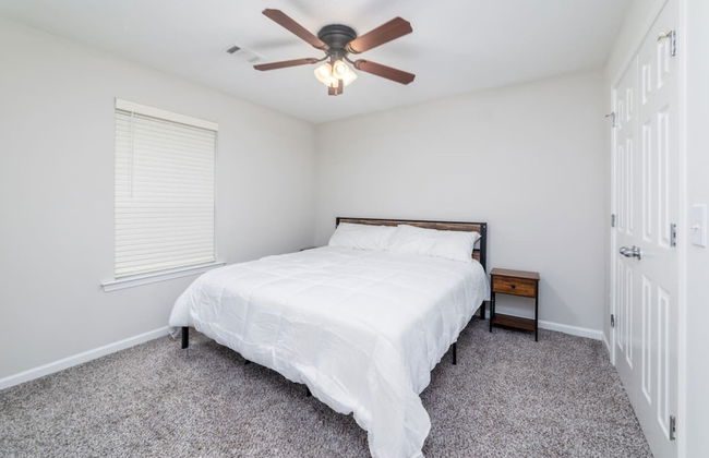 Budget Friendly Unit Near Fort Moore - Foto 6