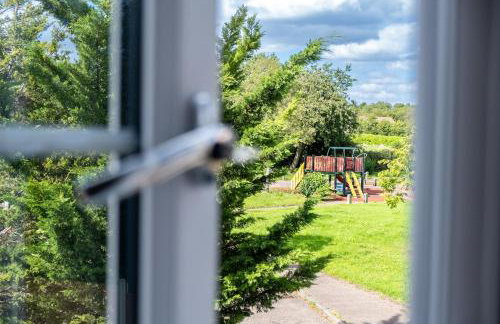 Wheatley House - Great Location - Free Parking, Self-Check-In, Fast Wifi and Smart TVs by Yoko Property - Foto 8