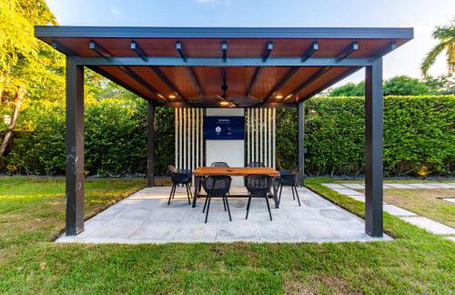 Fascinating Luxe Two-Level Villa BY THE GLAMHOMES - Foto 5