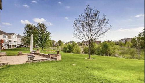 Charming 3-bedroom 1 bath basement nook with backyard view and gazebo - Foto 2