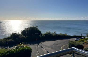 The Beach Retreat - Photo 1