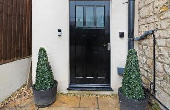 4 bedroom home with Garden, Game room, Parking- Esho Stays - Foto 25