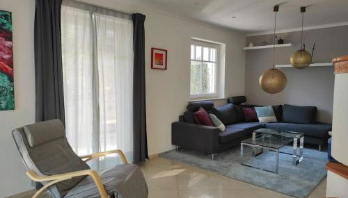 Phantastisches Haus mit Pool direkt in München - Foto 2