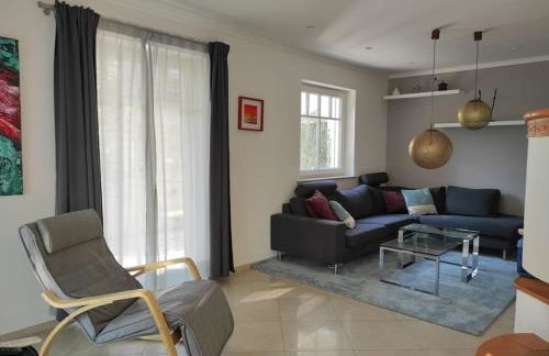 Phantastisches Haus mit Pool direkt in München - Photo 2