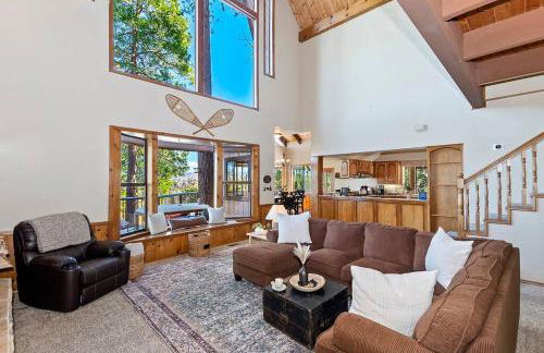 Stunning LAKE VIEW Game Room Spa Walk To Village - Photo 12