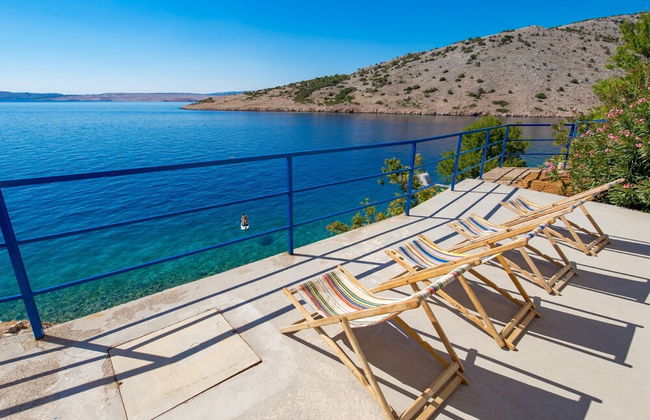 Sunny Beachfront Jablanac Apartments - Foto 12